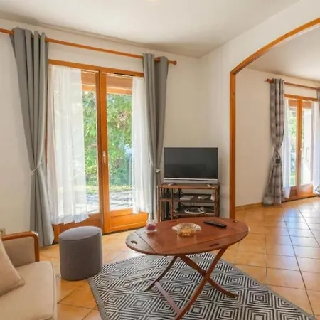 Hébergement de vacances Maison Au Calme Avec Jardin Cloture Saintes